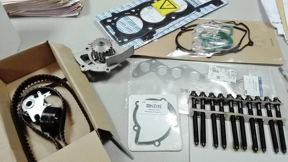 Cambio de la correa de distribución de un motor en Vilagarcía